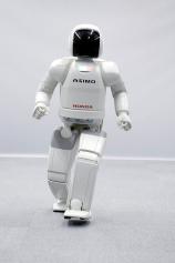New ASIMO ver.2 - Picture: /uploads/images/robots/robotpictures-all/new-asimo-ver.2-001.jpg