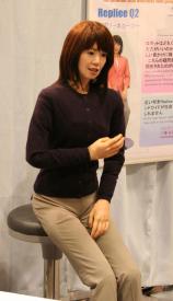 Repliee Q2 - Picture: /uploads/images/robots/robotpictures-all/repliee-q2-001.jpg