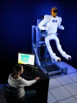 Robonaut Testing Space Legs - Picture: /uploads/images/robots/robonaut/robonaut-2-testing-legs.jpg
