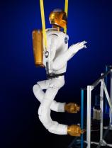 Robonaut With Space Legs - Picture: /uploads/images/robots/robonaut/robonaut-2-with-legs.jpg