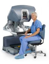 Surgeon Console - da Vinci Si HD Surgical System - Picture: /uploads/images/devices/si-surgeon-console-001.jpg