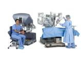 Surgeon Console/Patient Cart - da Vinci Si HD Surgical System - Picture: /uploads/images/devices/si-surgeon-console-patient-cart-002.jpg
